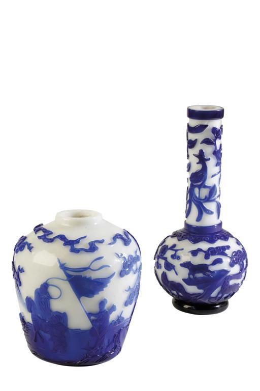 PEKING BLUE OVERLAY GLASS BOTTLE VASE