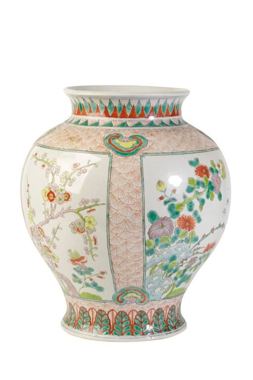 FAMILLE-VERTE BALUSTER JAR, LATE QING DYNASTY