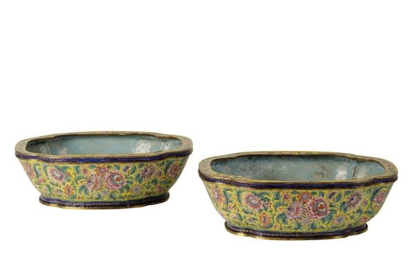 PAIR OF CANTON ENAMEL YELLOW-GROUND JARDINIERES, QING DYNASTY, 18TH / 19TH CENTURY