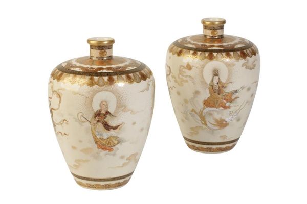 FINE PAIR OF KINKOZAN SATSUMA VASES, MEIJI PERIOD