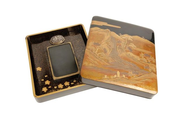 FINE LACQUER WRITING BOX, MEIJI PERIOD (1868-1912)