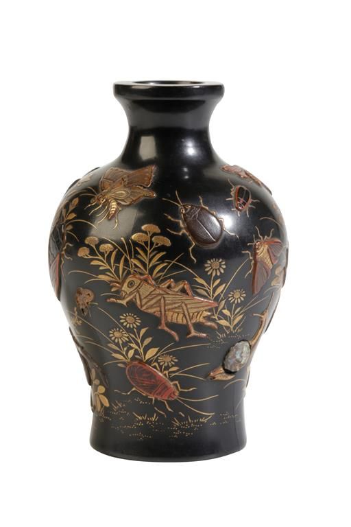 SMALL JAPANESE LACQUER VASE, MEIJI PERIOD