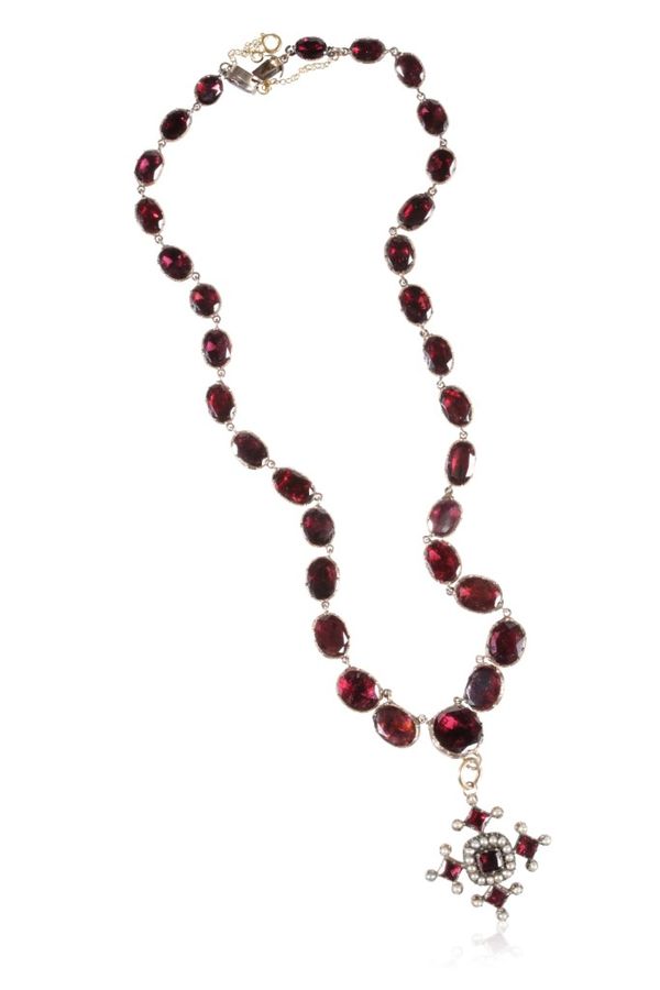 19TH CENTURY GARNET NECKLACE