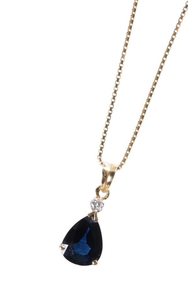 SAPPHIRE AND DIAMOND PENDANTNECKLACE