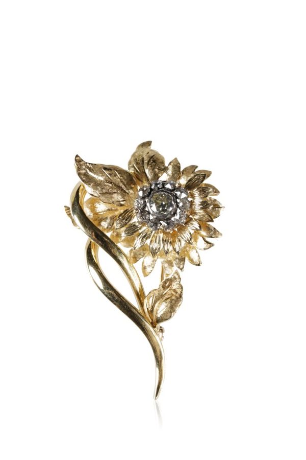 DIAMOND CLUSTER AND GOLD FLORAL SPRAY BROOCH