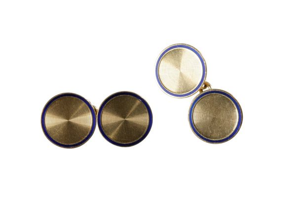 A PAIR OF 18CT YELLOW GOLD CIRCULAR CUFFLINKS