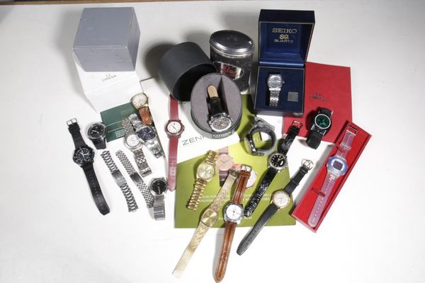 QUANTITY OF VARIOUS GENTLEMAN'S WRIST WATCHES