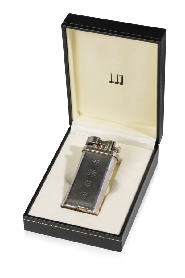 ALFRED DUNHILL: A SILVER "UNIQUE" CIGARETTE LIGHTER