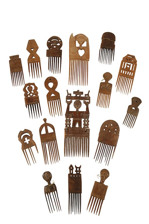 COLLECTION OF WOODEN TRIBAL COMBS