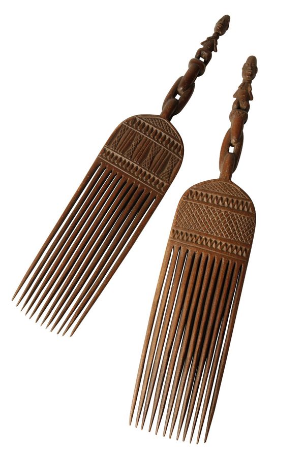 PAIR OF WOODEN ASHANTI COMBS