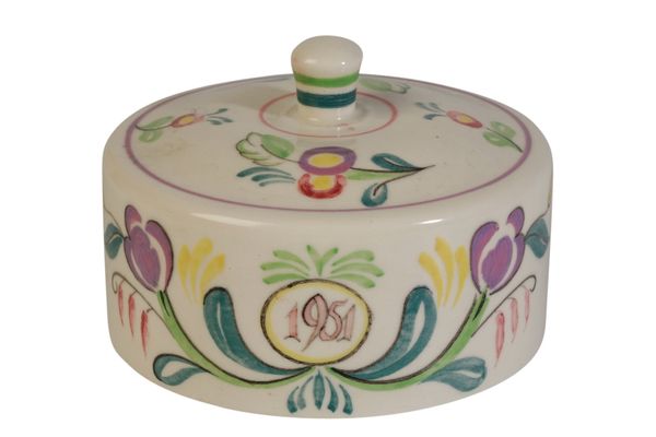 POOLE POTTERY: A "1951 FESTIVAL OF BRITAIN" TRADITIONAL CHARGER