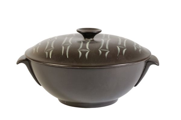 POOLE POTTERY: A FREEFORM "BAMBOO" TUREEN AND COVER