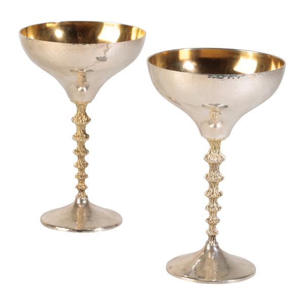 •STUART DEVLIN (1931-2018): A PAIR OF SILVER PARCEL-GILT GOBLETS