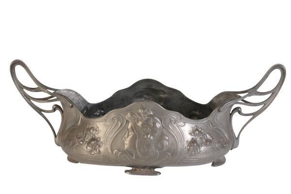 IN THE MANNER OF WMF: AN ART NOUVEAU PEWTER CENTREPIECE