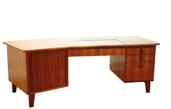 •GORDON RUSSELL: CURVED EXECUTIVE'S BOOMERANG DESK