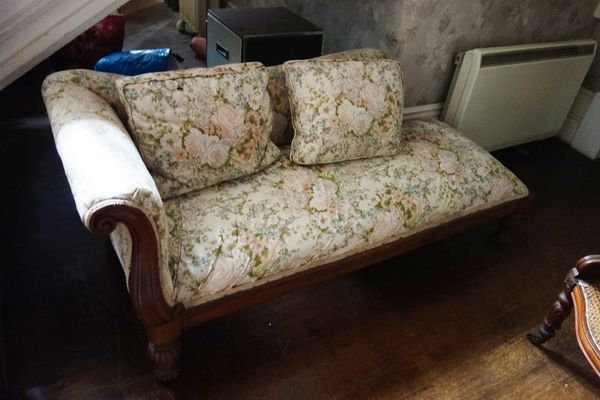 207 A LATE REGENCY ROSEWOOD CHAISE LONGUE