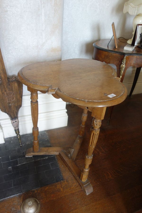 AN OAK OCCASIONAL TABLE