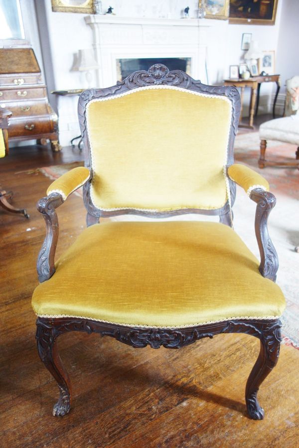 A HEPPLEWHITE STYLE SALON CHAIR