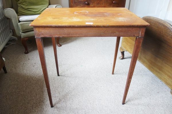 AN EDWARDIAN SHERATON REVIVAL INLAID MAHOGANY OCCASIONAL TABLE