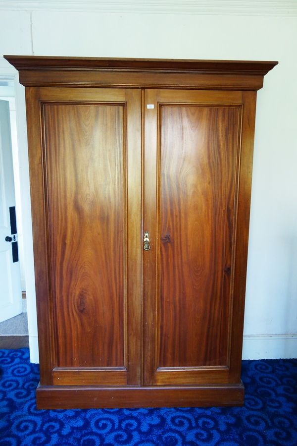 A VICTORIAN MAHOGANY WARDROBE