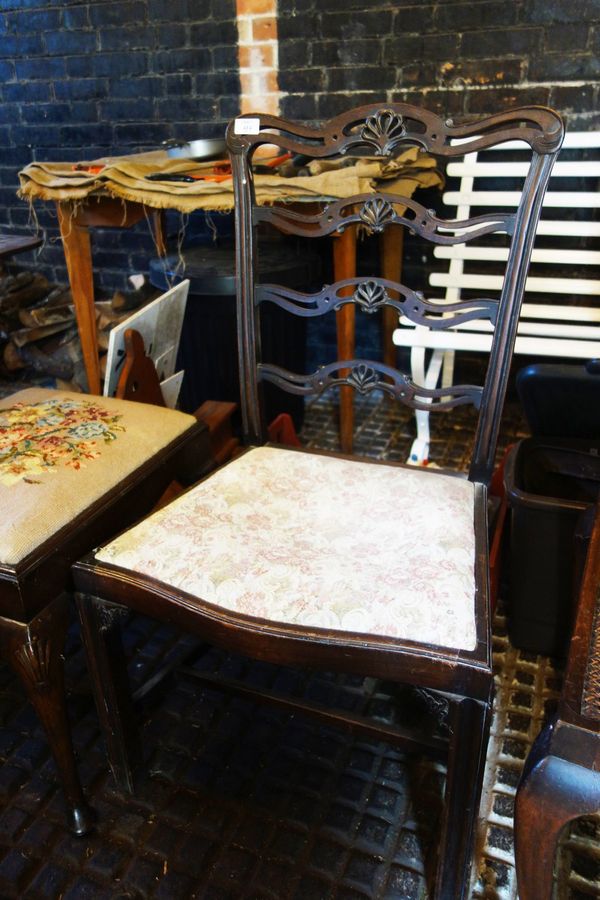 AN EDWARDIAN CHIPPENDALE REVIVAL DINING CHAIR