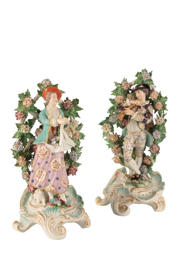 PAIR OF CHELSEA PORCELAIN FIGURES, EARLY 19TH CENTURY