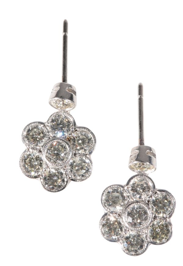 DIAMOND CLUSTER PENDULOUS EARRINGS