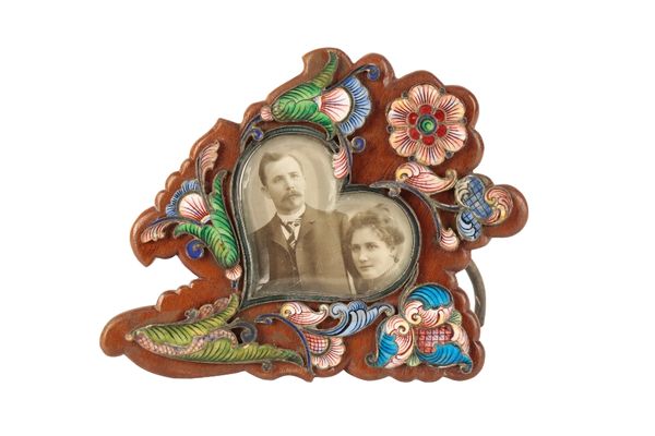 RUSSIAN SILVER AND ENAMEL PHOTOGRAPH FRAME