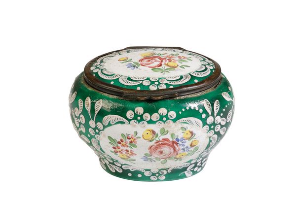 CONTINENTAL BOMBE SHAPED ENAMEL SNUFF BOX