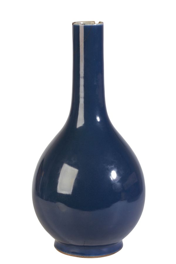 LARGE BLUE-GLAZE BOTTLE VASE