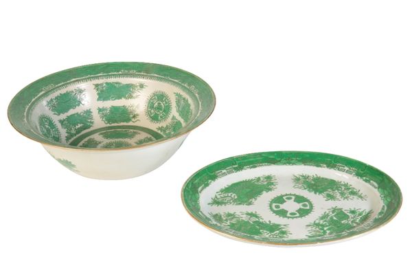 LARGE GREEN 'FITZHUGH' PATTERN BOWL