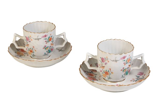 PAIR OF EXPORT FAMILLE ROSE CHOCOLATE CUPS AND SAUCERS