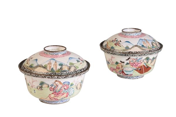 PAIR OF FAMILLE ROSE EUROPEAN SUBJECT ENAMEL BOWLS AND COVERS