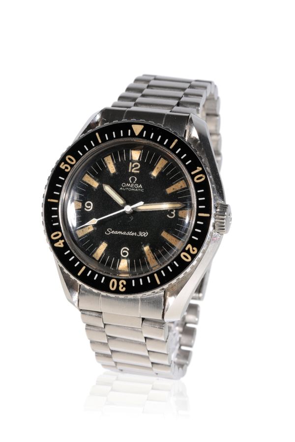 OMEGA SEAMASTER 300 GENTLEMAN'S STAINLESS STEEL BRACELET WATCH