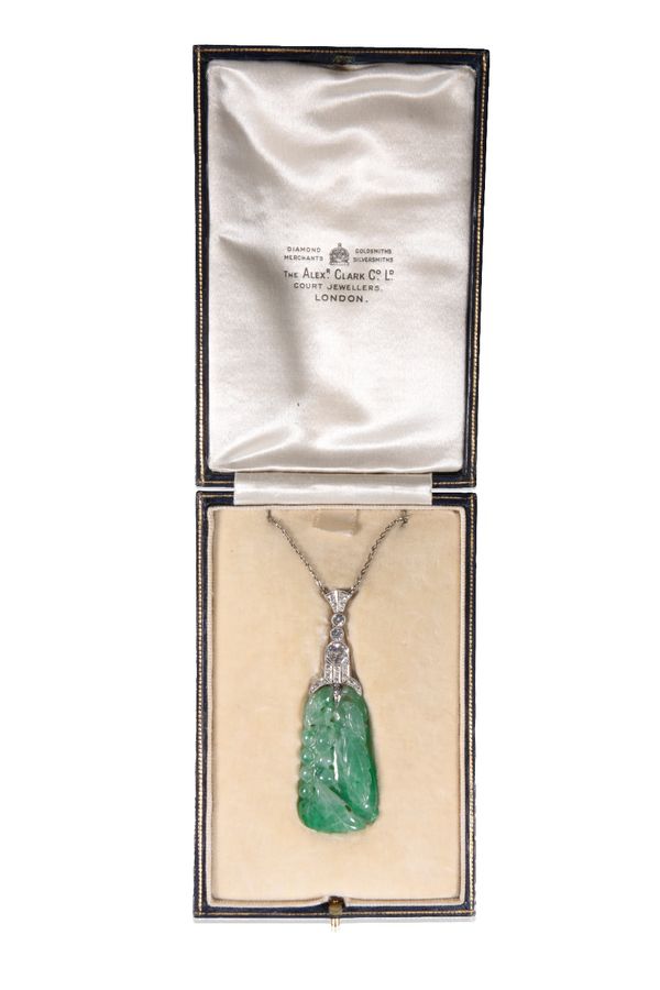 JADE AND DIAMOND PENDENT NECKLACE