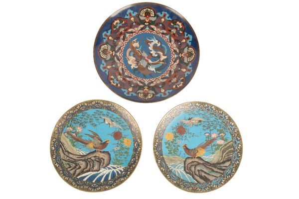 A PAIR OF JAPANESE CLOISONNE DISHES