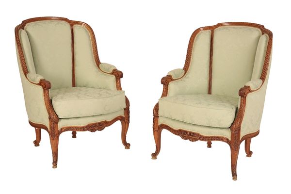 PAIR OF LOUIS XV STYLE FAUTEUIL