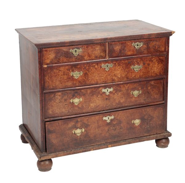 QUEEN ANNE BURR WALNUT CHEST OF DRAWERS