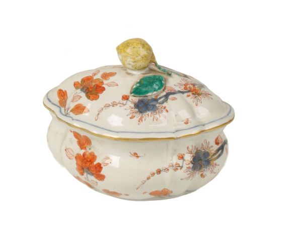 A MAIOLICA TUREEN AND COVER