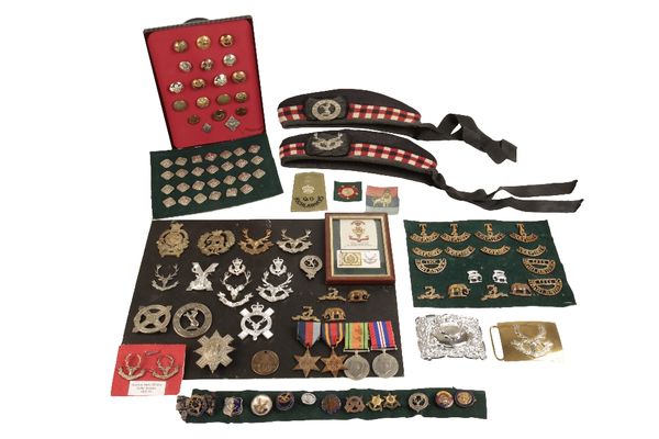 LARGE MIXED LOT OF MILITARIA