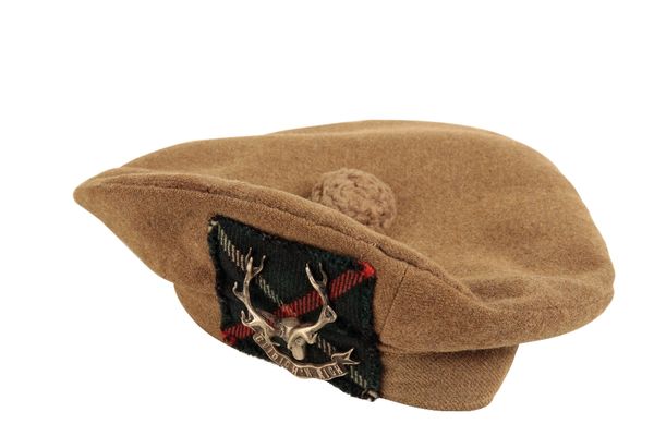 AN INTERWAR SEAFORTH HIGHLANDERS BONNET HAT