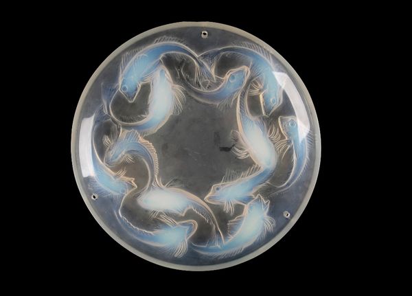 RENE LALIQUE: AN OPALESCENT "MARTIGUES" FROSTED GLASS SHALLOW BOWL