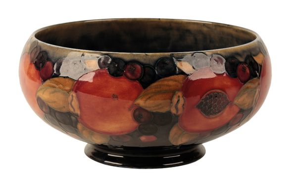 WILLIAM MOORCROFT: A "POMEGRANATE" FOOTED BOWL