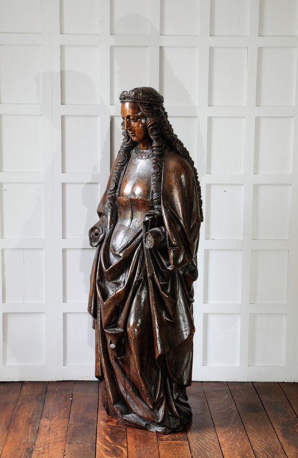 A GOTHICK OAK STATUE OF THE VIRGIN MARY