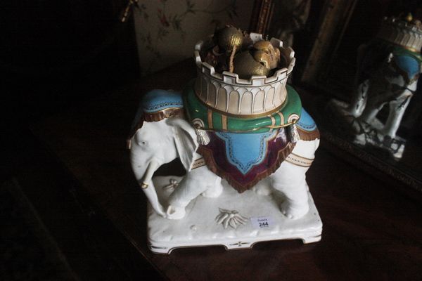 A MINTON PORCELAIN CENTREPIECE