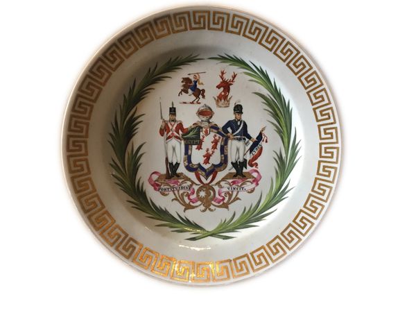 A PAIR OF CHAMBERLAIN'S WORCESTER ARMORIAL PLATES