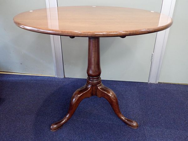 A GEORGE III MAHOGANY TRIPOD TABLE