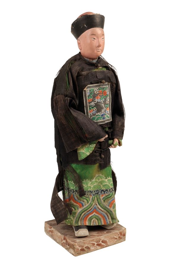 CLAY FIGURE OF A COURT OFFICIAL, QING DYNASTY, 18TH CENTURY