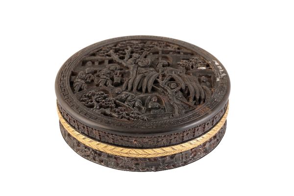 LARGE EXPORT CARVEDTORTOISESHELL AND SILVER-GILT MOUNTED SNUFF BOX