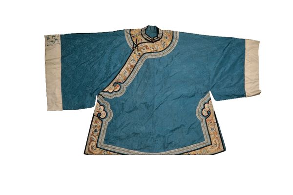 A LADY'S SEMI-FORMAL ROBE, QING DYNASTY 